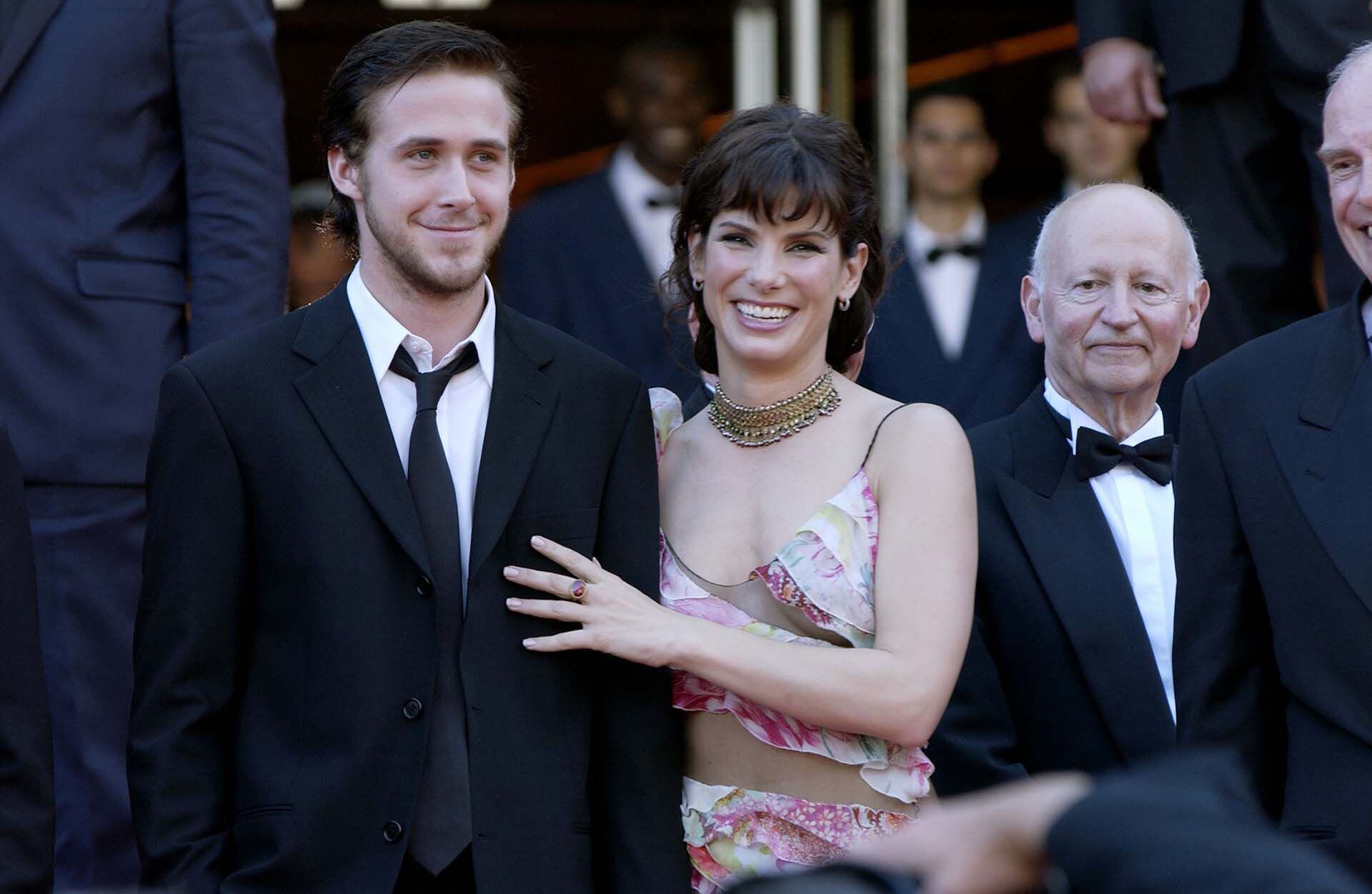 Ryan Gosling y Sandra Bullock en Cannes, en 2002 (Shutterstock)