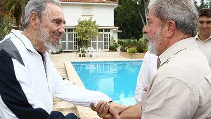 Lula da Silva con Fidel Castro, en uno de sus viajes a la isla de Cuba 