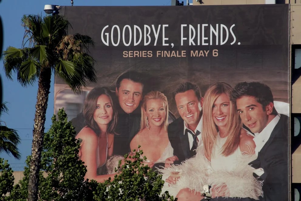 A 20 años del estreno de la última temporada de Friends, la amistad que  trascendió la ficción y la muerte - Infobae