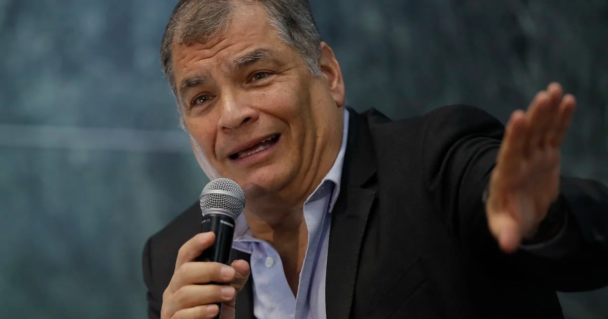 In the midst of a diplomatic crisis between Mexico and Ecuador, Rafael Correa was convicted of treason