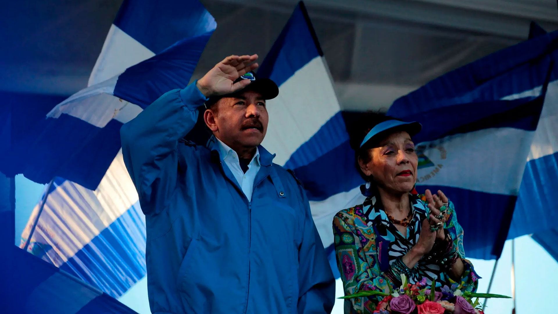 Daniel Ortega y su esposa, la vicepresidenta Rosario Murillo (Reuters/Archivo)