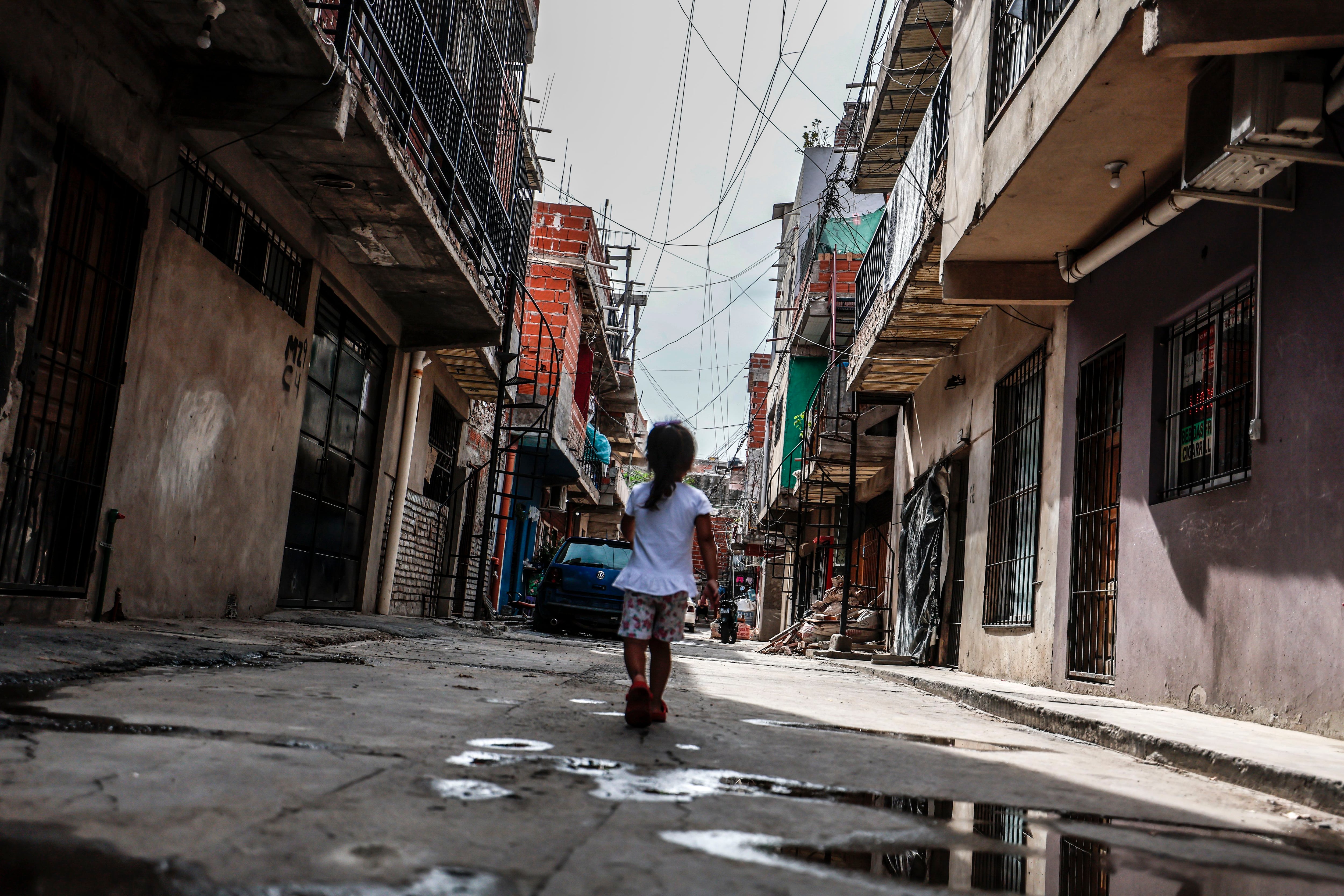 El 58,4% de los niños del país sobre pobres, según las estadísticas del Indec (EFE)