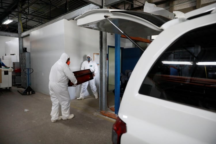 Las áreas de acopio de cadáveres deberán estar bien iluminadas y con climatización (Foto: Reuters/Diego Vara)