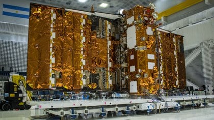 El monumental satélite Saocom 1B, de 1,5 toneladas de peso y 10 metros de largo (COANE)
