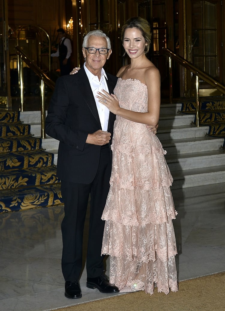 Eduardo Costantini y Elina Fernández luego de dar el sí (Foto: Gustavo Gavotti)