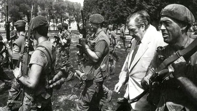 El ataque no solo fue contra el regimiento, sino contra la democracia y el gobierno de Raúl Alfonsín