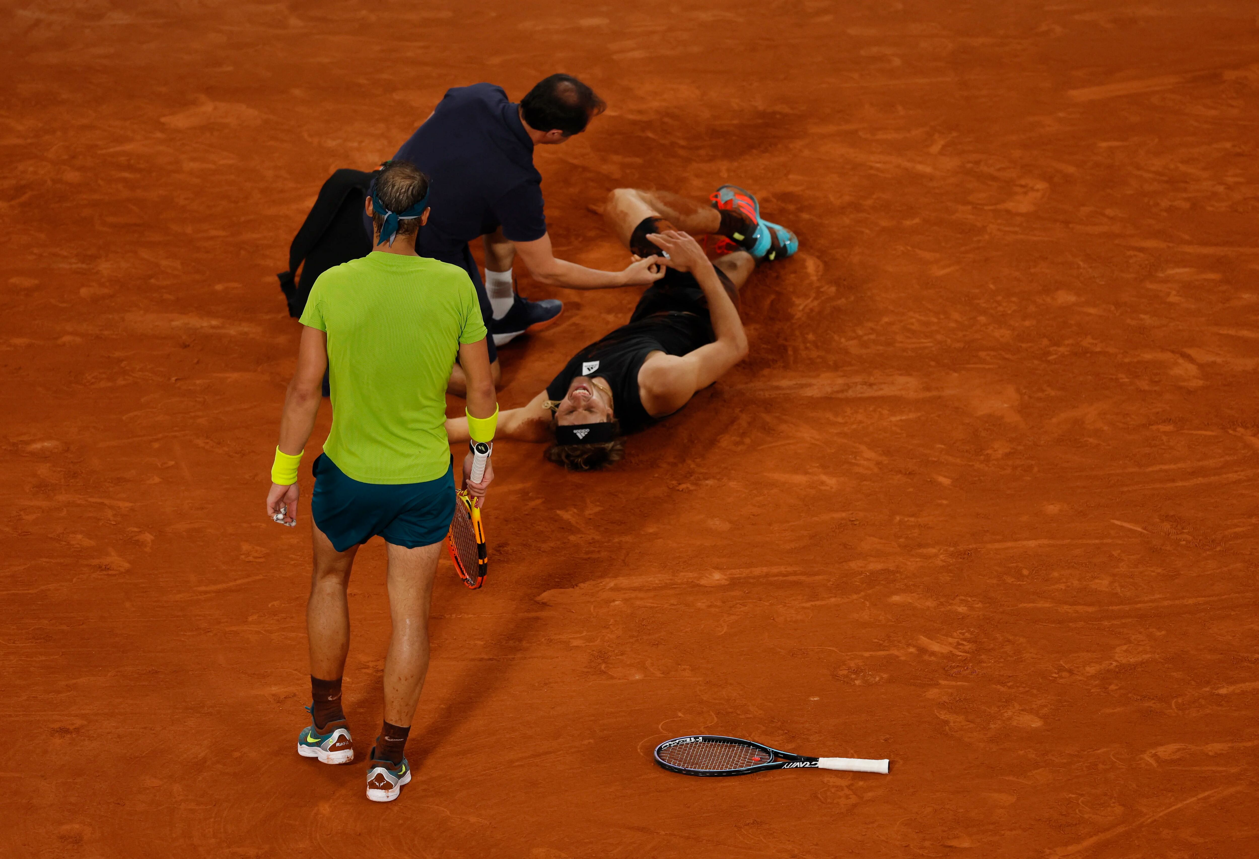 Rafael Nadal jugará la 14ª final de Roland Garros de su carrera: Alexander Zverev debió abandonar la semifinal por lesión