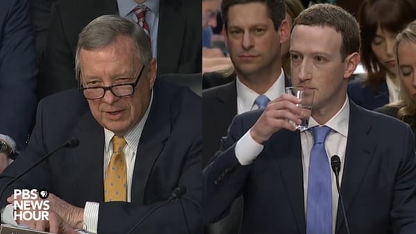 Mark Zuckerberg escucha los conceptos del senador demÃ³crata Dick Durbin