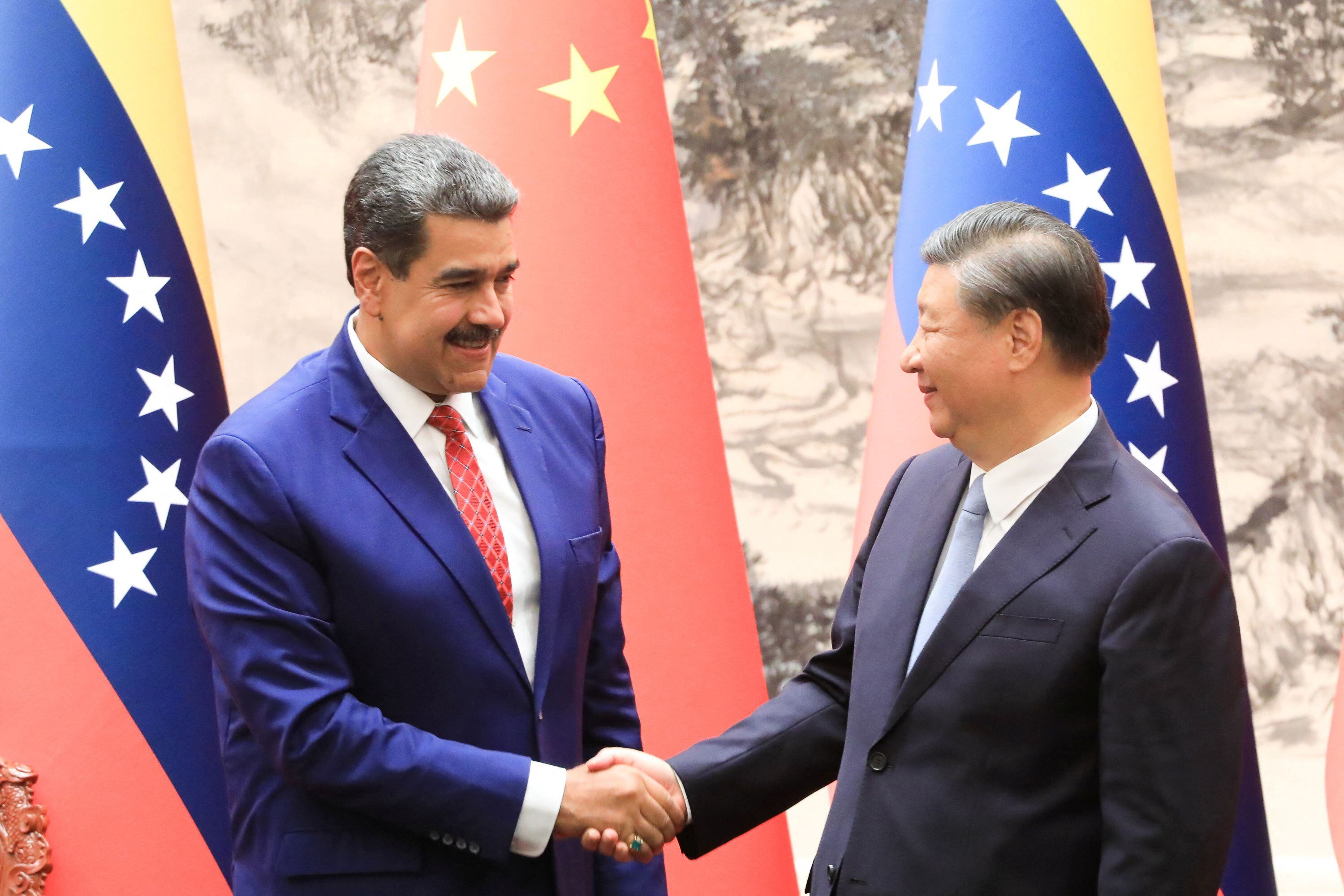 China respaldó el accionar del régimen de Maduro de cara a las elecciones y repudió la “interferencia externa” de EEUU (REUTERS)