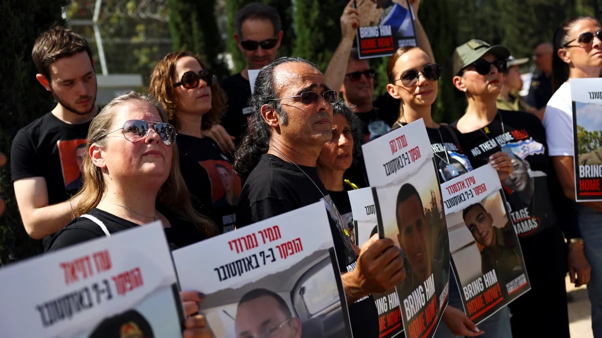 Familiares de soldados israelíes secuestrados en Gaza se reúnen con Netanyahu por primera vez desde el 7 de octubre