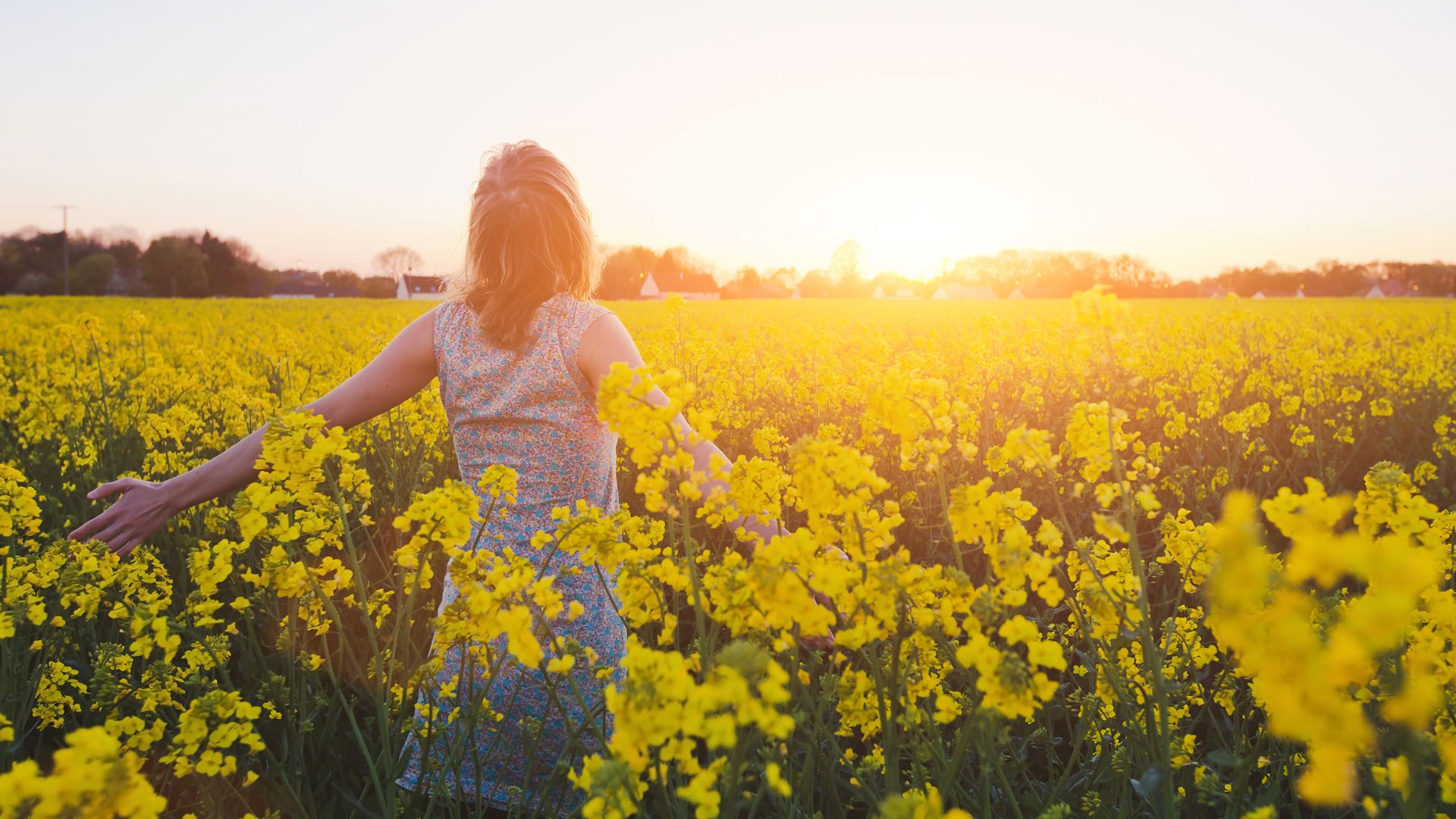 Los aromas de la primavera son una mezcla de flores en floración y el sol brillante, creando una paleta olfativa única y cautivante (Getty)