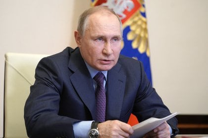Vladimir Putin durante la conferencia sobre la producción de la vacuna Sputnik V (Sputnik/Alexei Druzhinin/Kremlin via REUTERS)