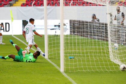 Soccer Football - Concacaf Olympic Qualifiers - Mexico v Dominican Republic - Estadio Jalisco, Guadalajara, Mexico - March 18, 2021 Mexico's Carlos Rodriguez scores their first goal REUTERS/Henry Romero