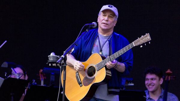 (Photo by Daniel DeSlover/imageSPACE)Paul Simon durante una presentación en Eaux Claires Music Festival. 2017.