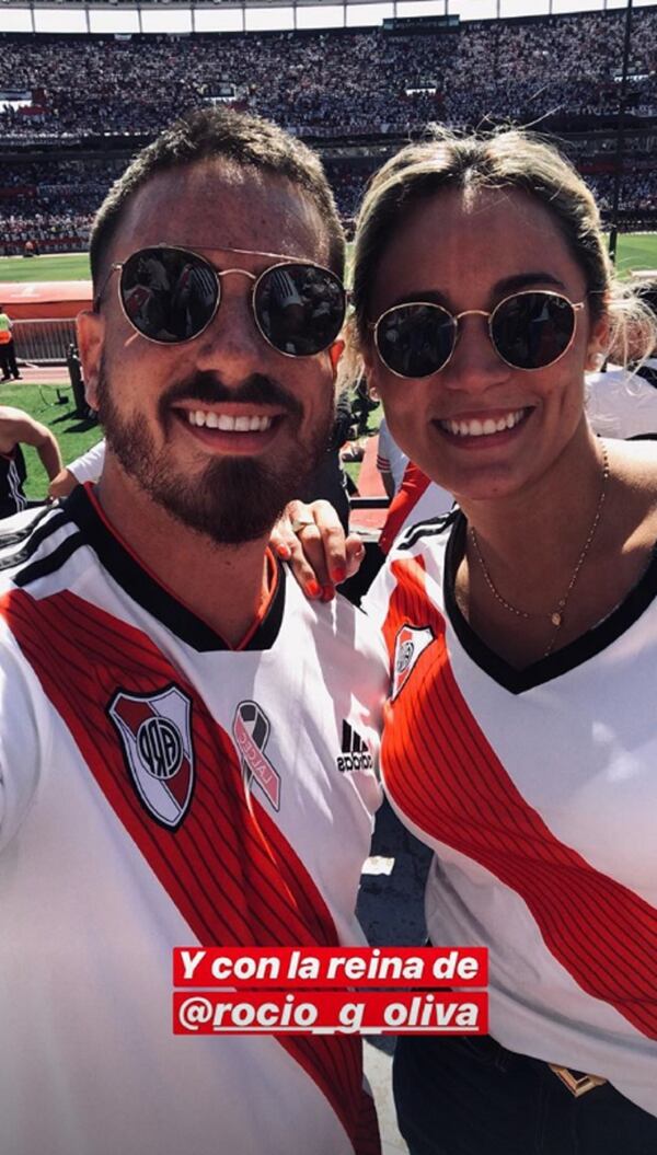 El actor publicó una selfie junto a Rocío Oliva