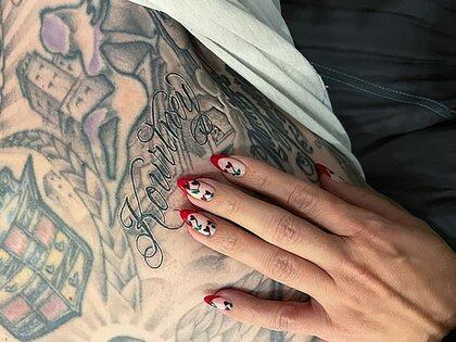 No es el primer tatuaje en el cuerpo de Barker que hace referencia a su novia. (Foto: Archivo)