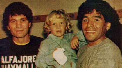 Maradona, un fanático del boxeo que siempre estuvo cerca de los protagonistas (Foto: Crédito: Hugo Basilotta)