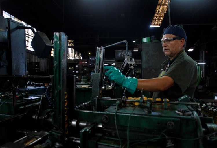 En marzo hubo 105.000 trabajadores menos que en febrero, según el Ministerio de Trabajo