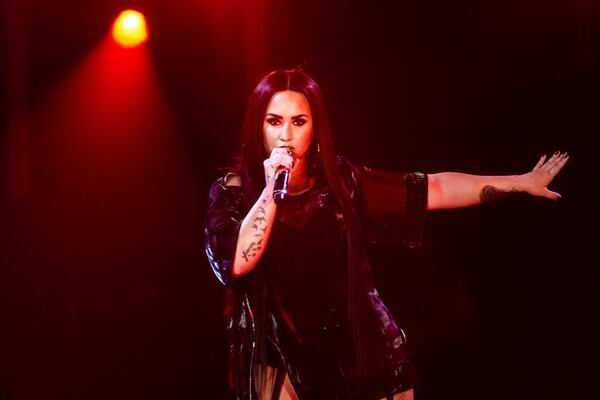 Demi Lovato durante un concierto en Bologna, Italia.