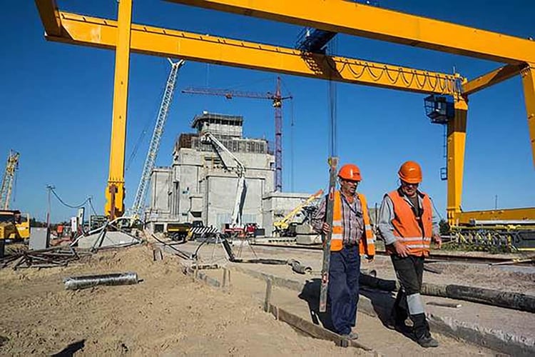 La construcciÃ³n del NSC fue un desafÃ­o de ingenierÃ­a Ãºnico: es una estructura enorme, pero debÃ­a ser capaz de ser arrastrada y colocada encima del Reactor 4