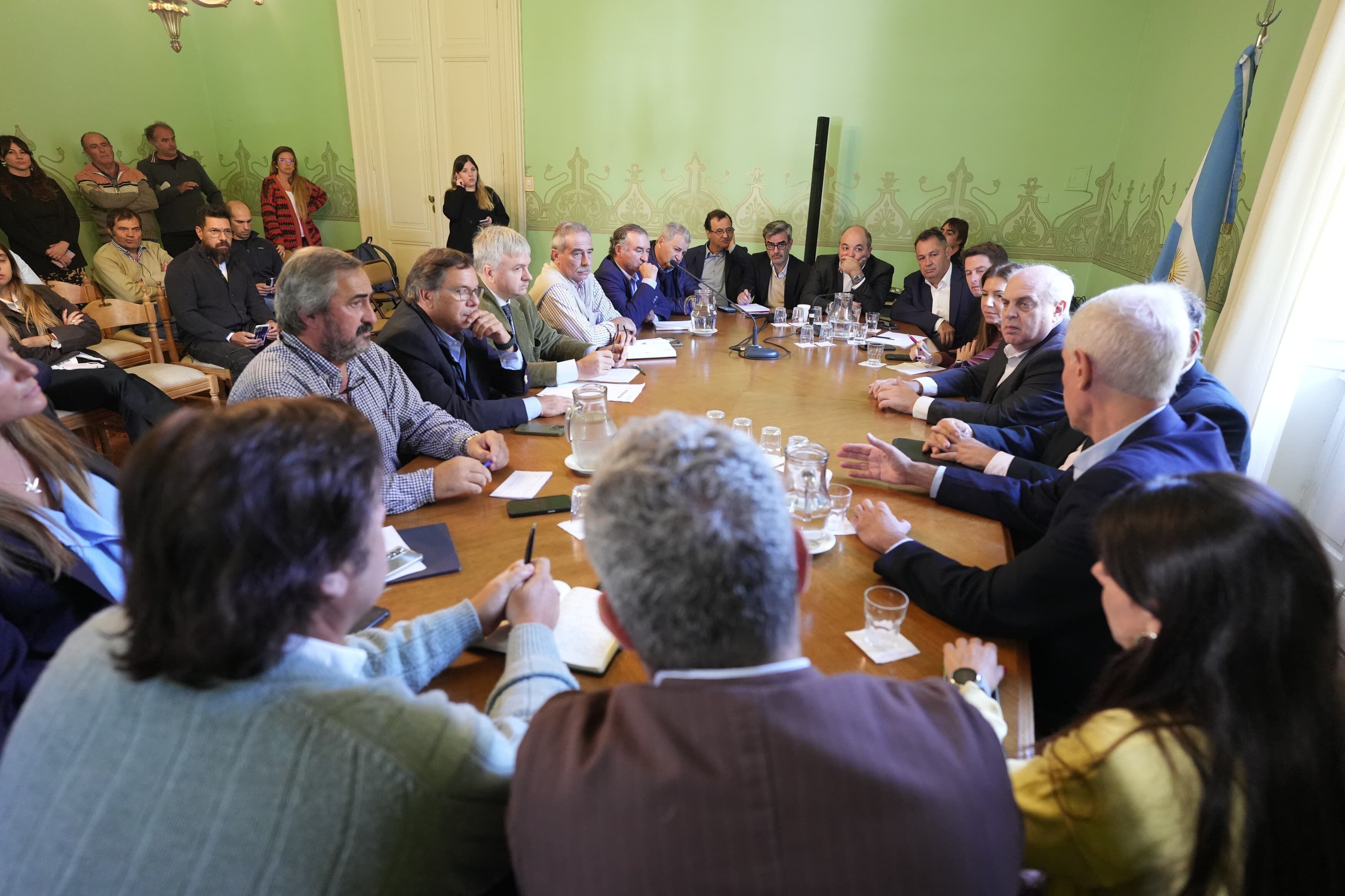 Mesa de Enlace bonaerense reunidos con Legisladores