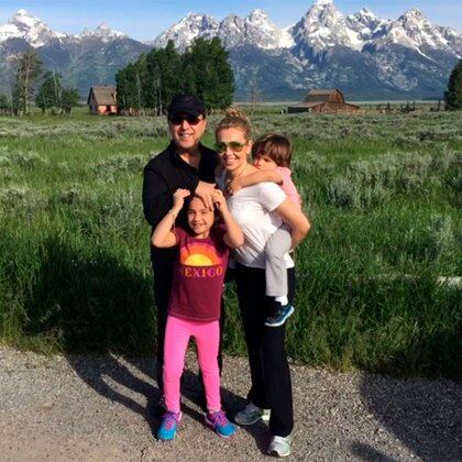 Thalía con sus hijos y su marido Tommy Mottola 