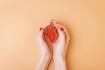 "Las mujeres continúan luchando con el concepto de que el sexo insertivo es la piedra angular de la intimidad” (Shutterstock)