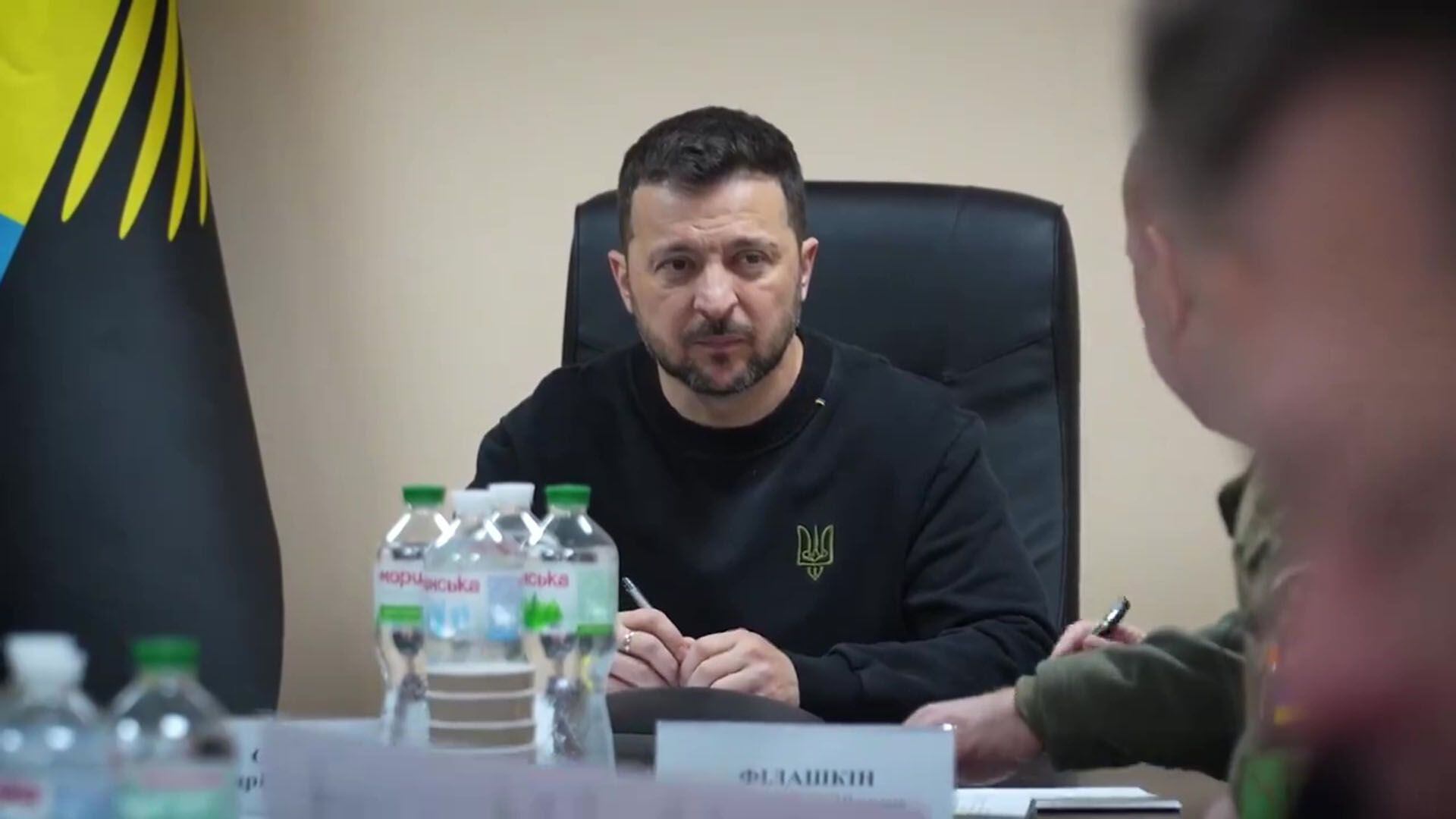 Volodimir Zelensky visitó el frente de combate en Donetsk captura