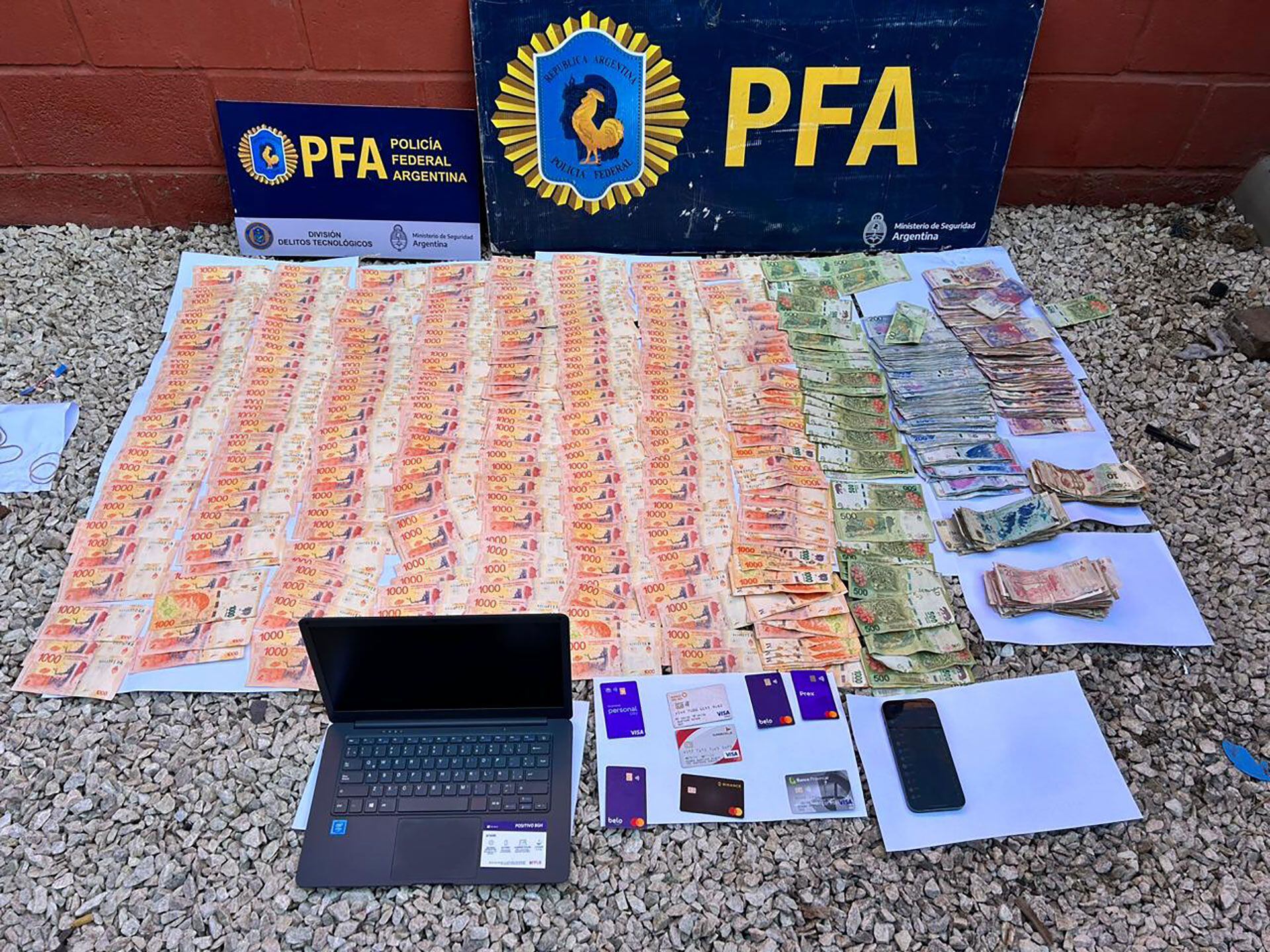 Los elementos secuestrados en el marco del megaoperativo policial