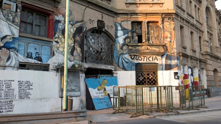 República Cromañón se convirtió en un santuario. A 15 años de la tragedia, familiares de víctimas, sobrevivientes y fanáticos del rock participarán de actos en homenaje a los 194 fallecidos (Maximiliano Vernazza)