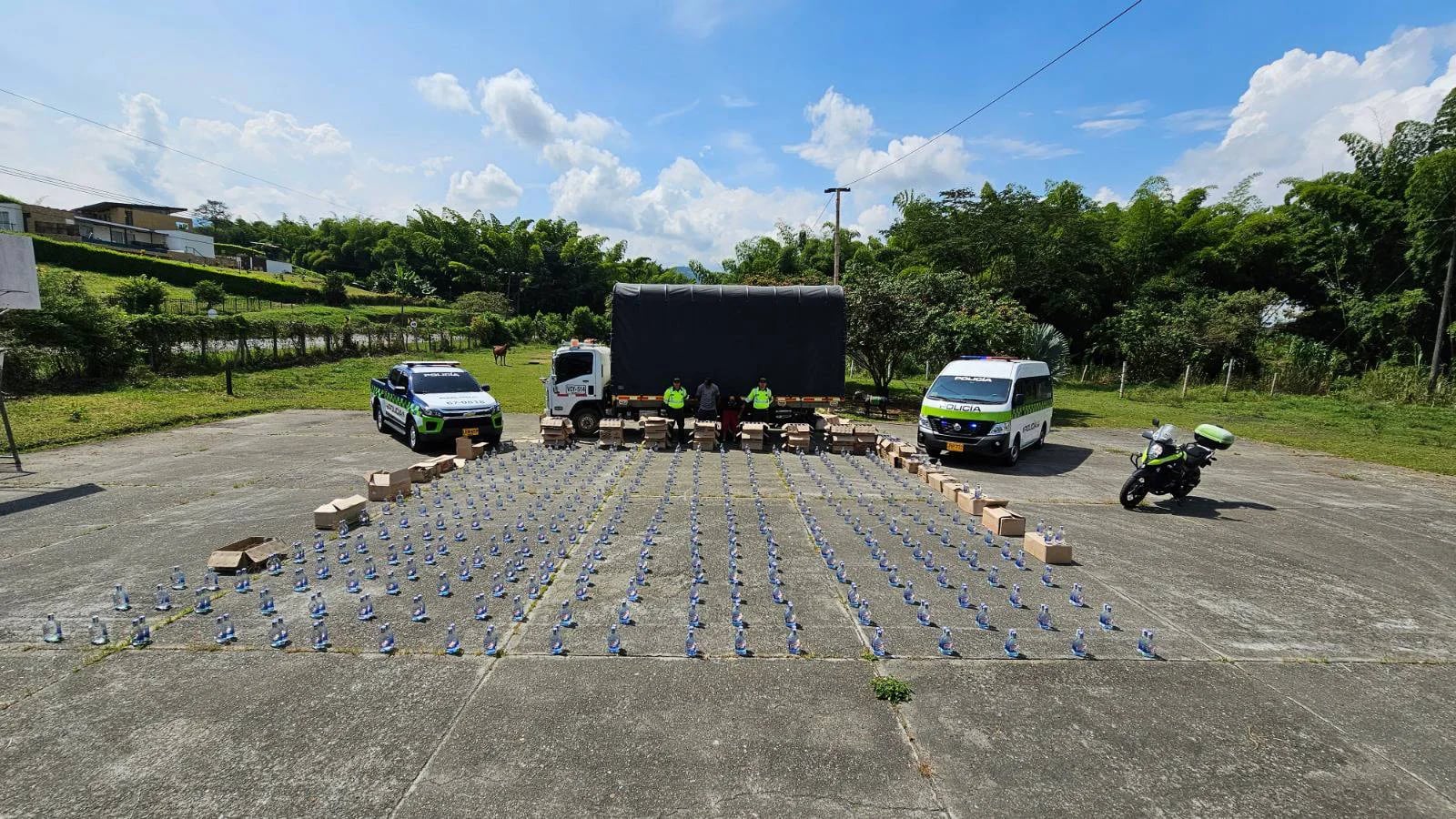 Autoridades decomisan dos cargamentos con licor adulterado en Manizales