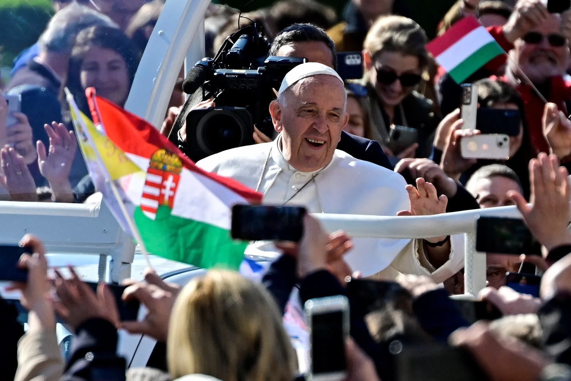 El papa Francisco instó a Hungría a abrir sus puertas a migrantes en la Misa de clausura de su visita en Budapest