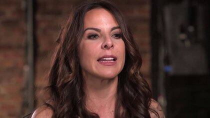 Kate del Castillo aseguró que la violencia en su contra aumentó al punto que el exfutbolista sufrió varios intentos de asfixia (Foto: Captura de pantalla NBC)