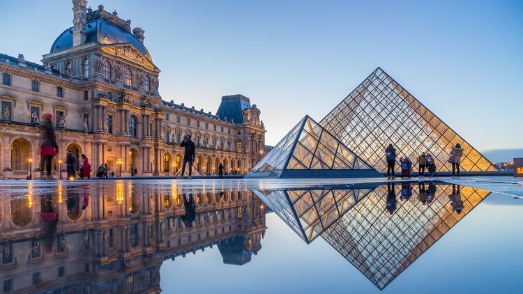 El Louvre, que ocupa el segundo lugar, es considerado uno de los museos de arte más grandes del mundo con una colección incomparable de obras, incluida la Mona Lisa de Leonardo da Vinci