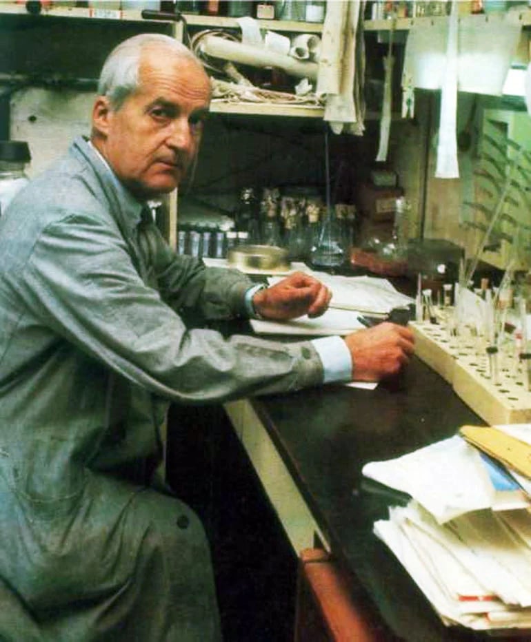 Luis Federico Leloir en su laboratorio