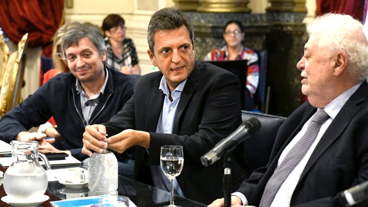 Los diputados se reunieron con Ginés González Garcia