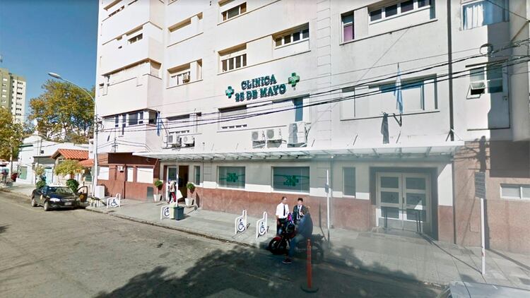 Fachada de la clínica privada 25 de Mayo