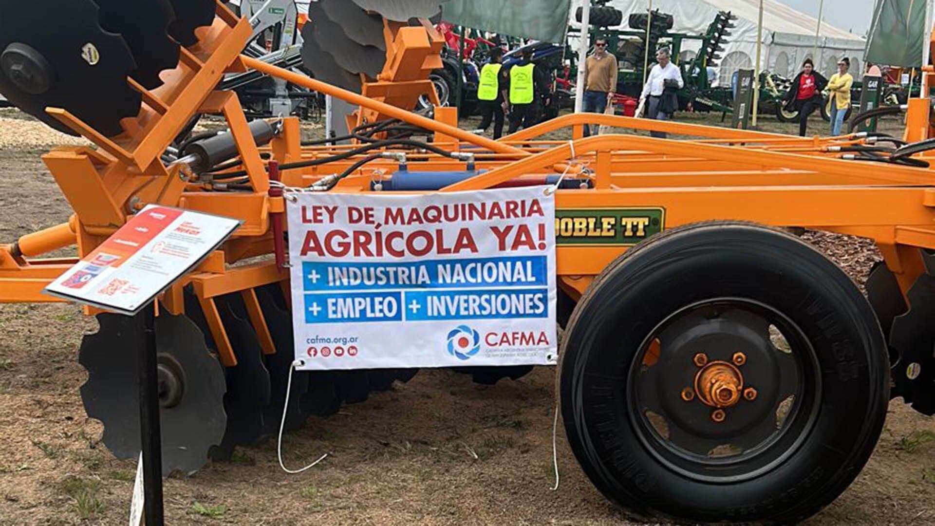 Marcela Silvia Luciana Mengo Maquinaria Agrícola CAFMA