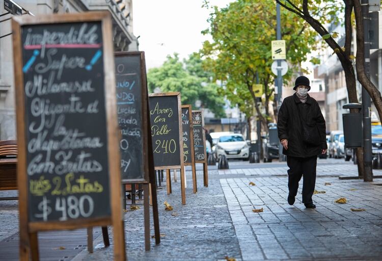 La reapertura de algunos comercios en Buenos Aires durante la pandemia (Franco Fafasuli)