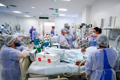 La situación sanitaria en Brasil empeora día a día (EFE/ Marcelo Oliveira)
