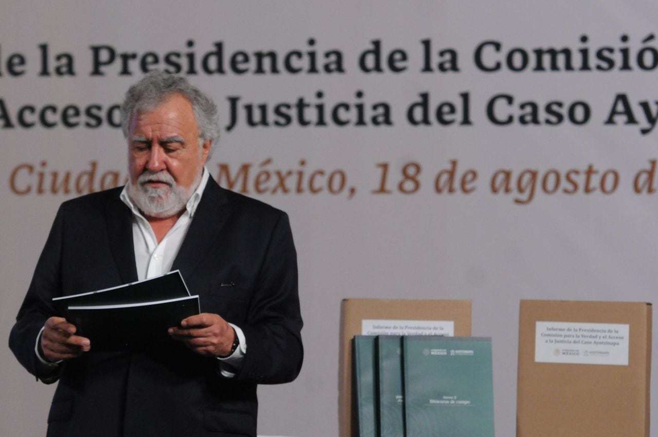 El subsecretario de Gobernación, Alejandro Encinas, ofreció este jueves el informe sobre los avances de la investigación del caso Ayotzinapa, en el que confirmó que fue un crimen de estado. FOTO: DANIEL AUGUSTO /CUARTOSCURO.COM