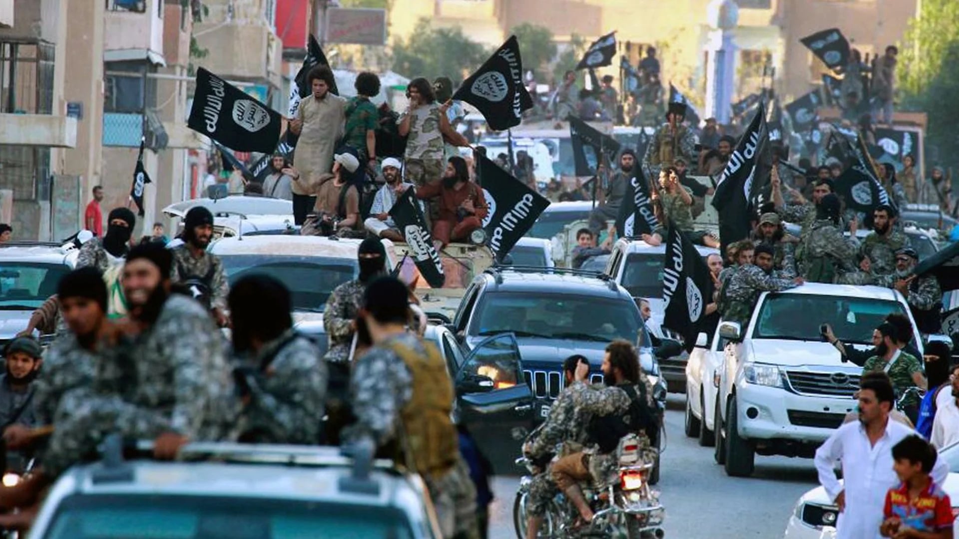 Yihadistas ofrecen resistencia en Raqqa (AP)