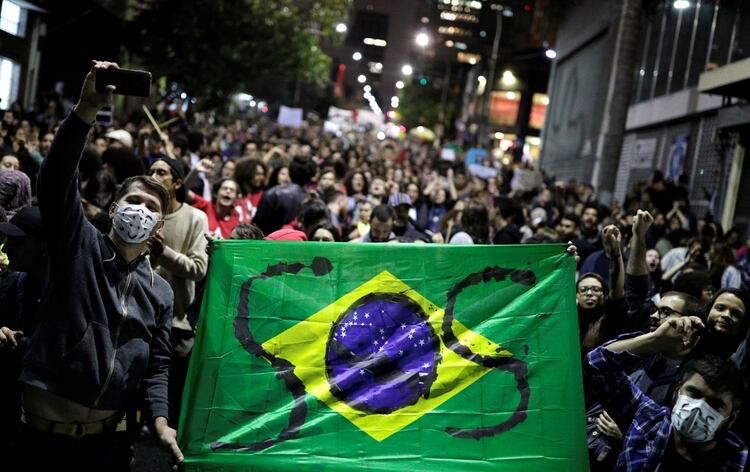 Manifestantes en San Pablo, Brasil (REUTERS/Nacho Doce)