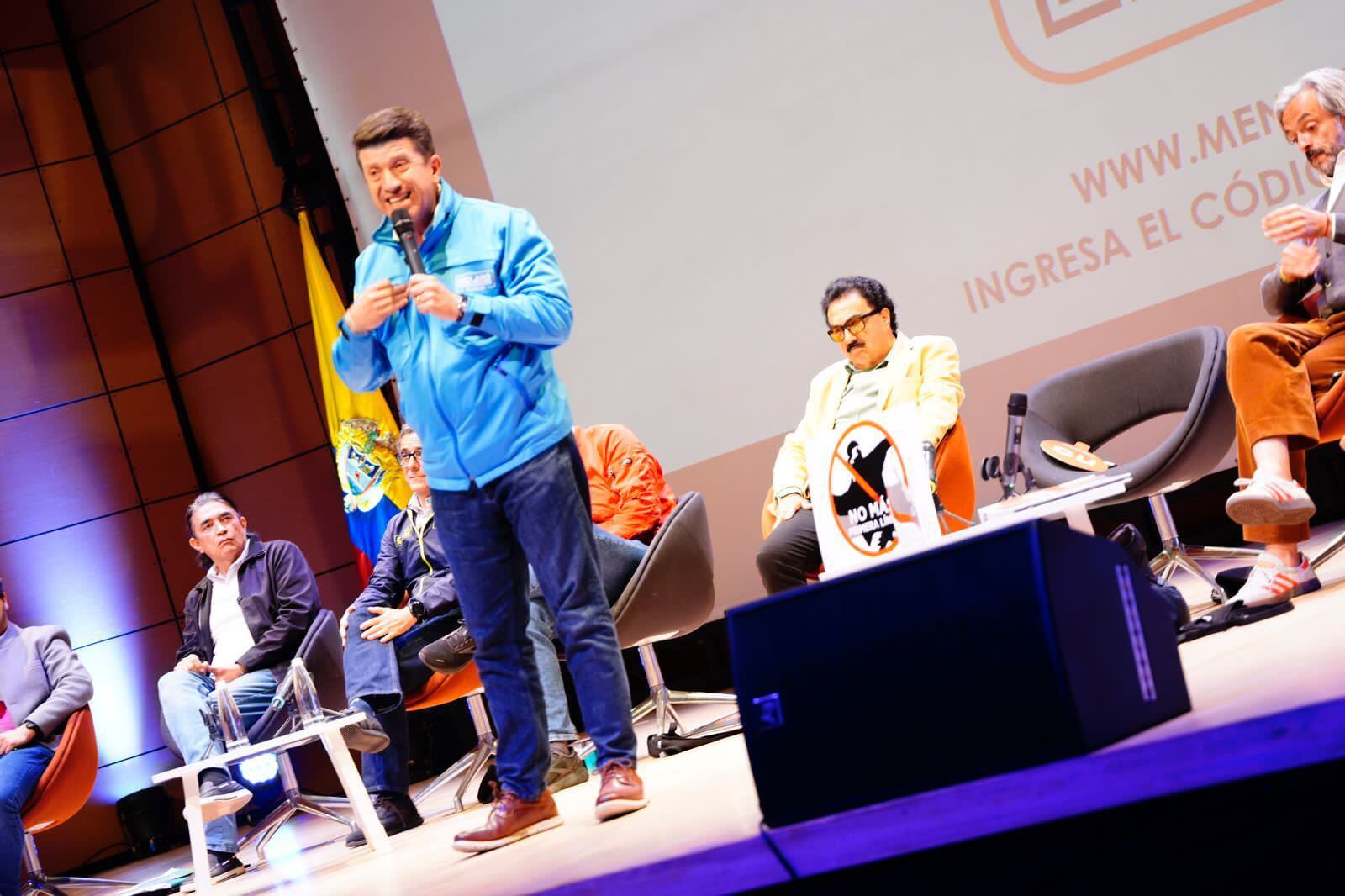 Diego Molano attacked his opponent Gustavo Bolívar in a debate of candidates for Mayor of Bogotá - credit Diego Molano