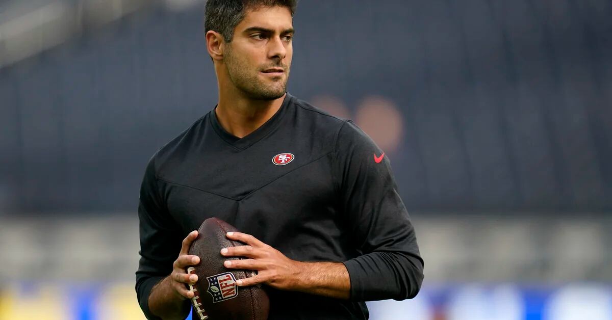 Garoppolo signs a three-year contract with the Raiders