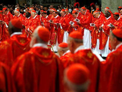 El libro de Edward Pentin presentó una lista de 19 "papabili", una selección entre los 124 cardenales que podrían aspirar a gobernar la iglesia católica. (AFP)