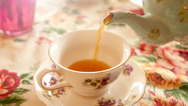 Preparar el té, un arte que se mantiene vivo (Istock)