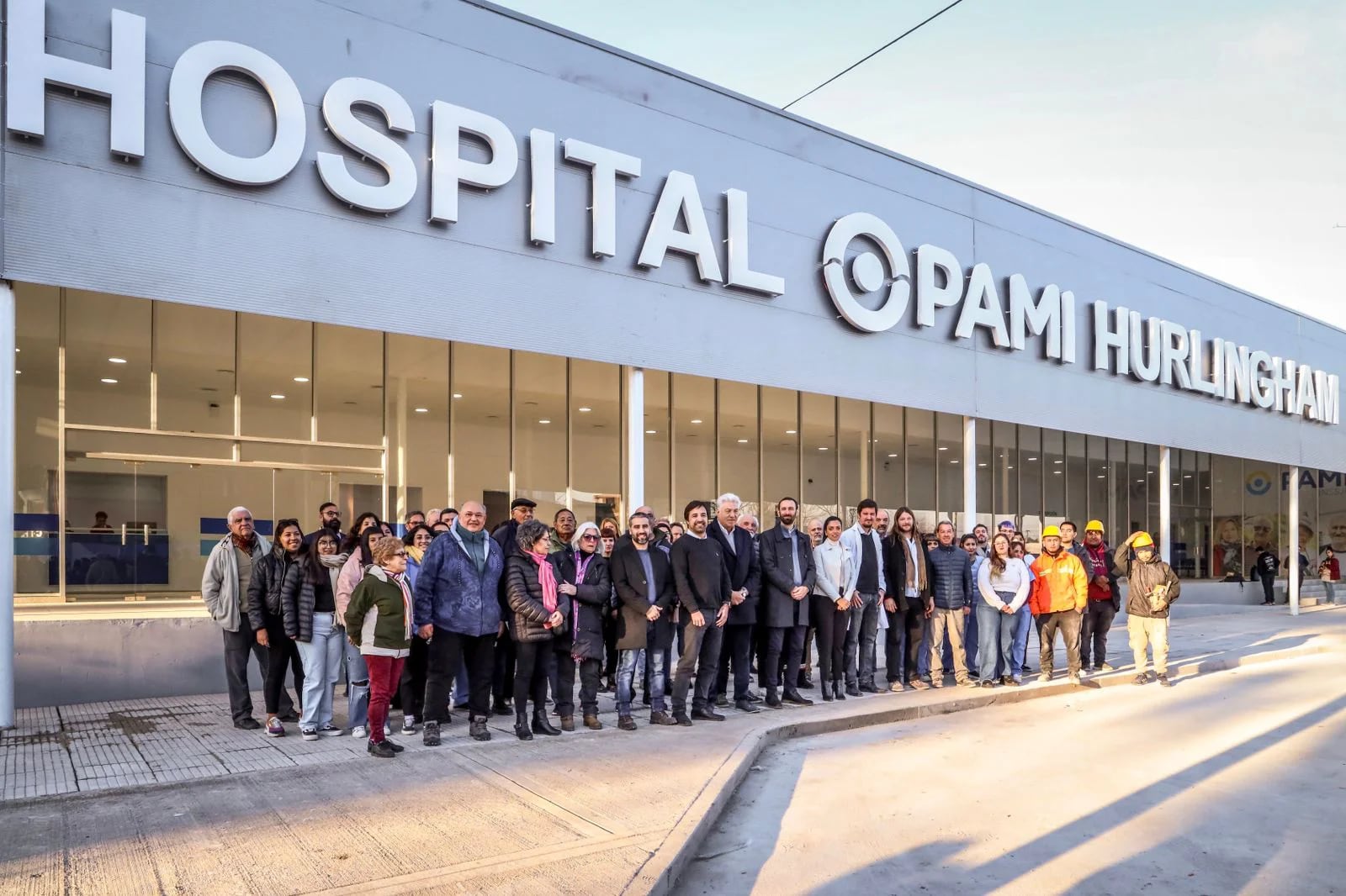 Luana Volnovich inauguró la primera etapa del Hospital de PAMI en Hurlingham junto a Damián Selci