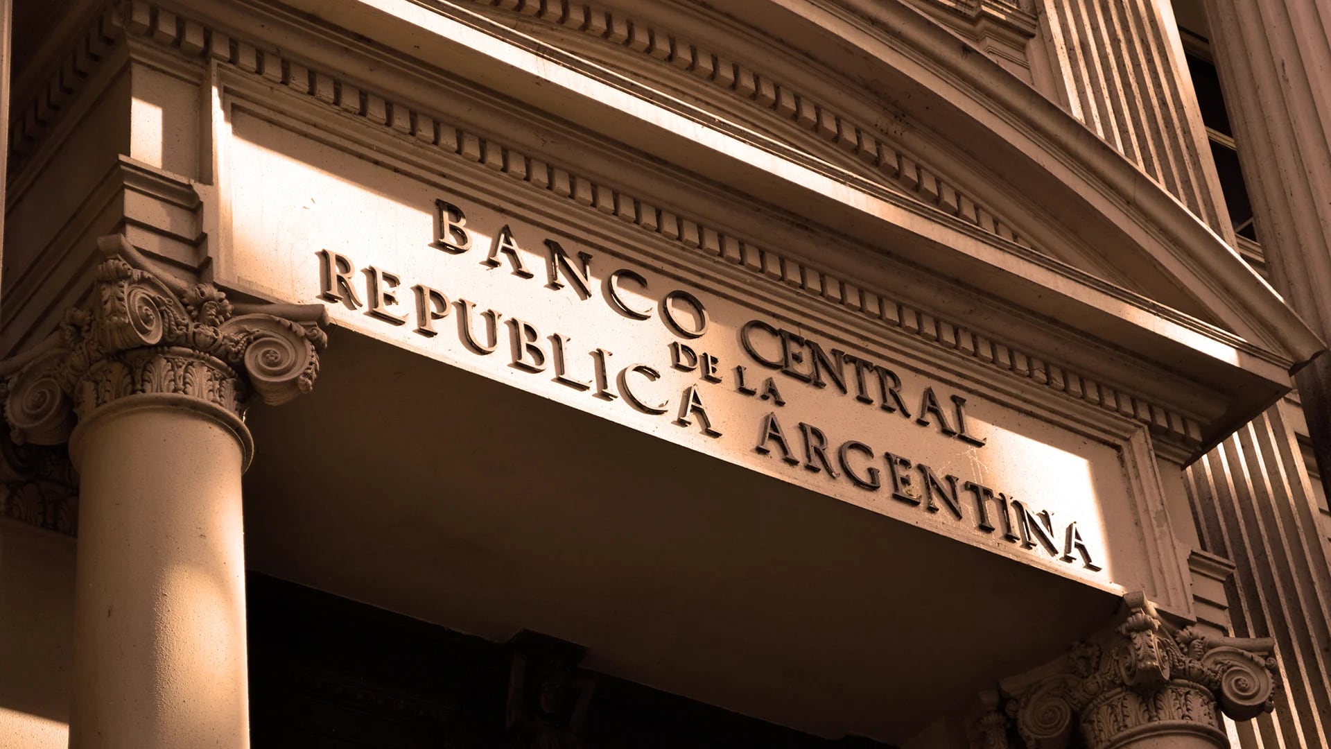 La autoridad monetaria logró dar impulso a las colocaciones en pesos a plazo fijo (Infobae)