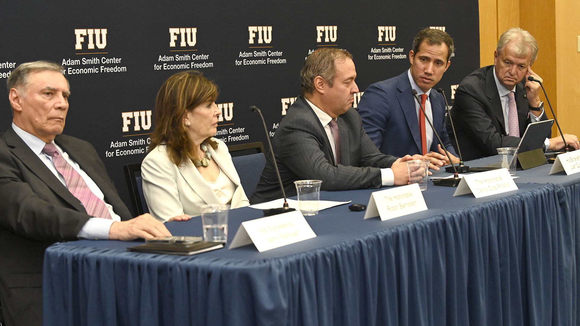 El Centro Adam Smith de FIU presentó a su quinto grupo de líderes políticos y diplomáticos invitados a su programa semestral. (@nachomartinfilms)